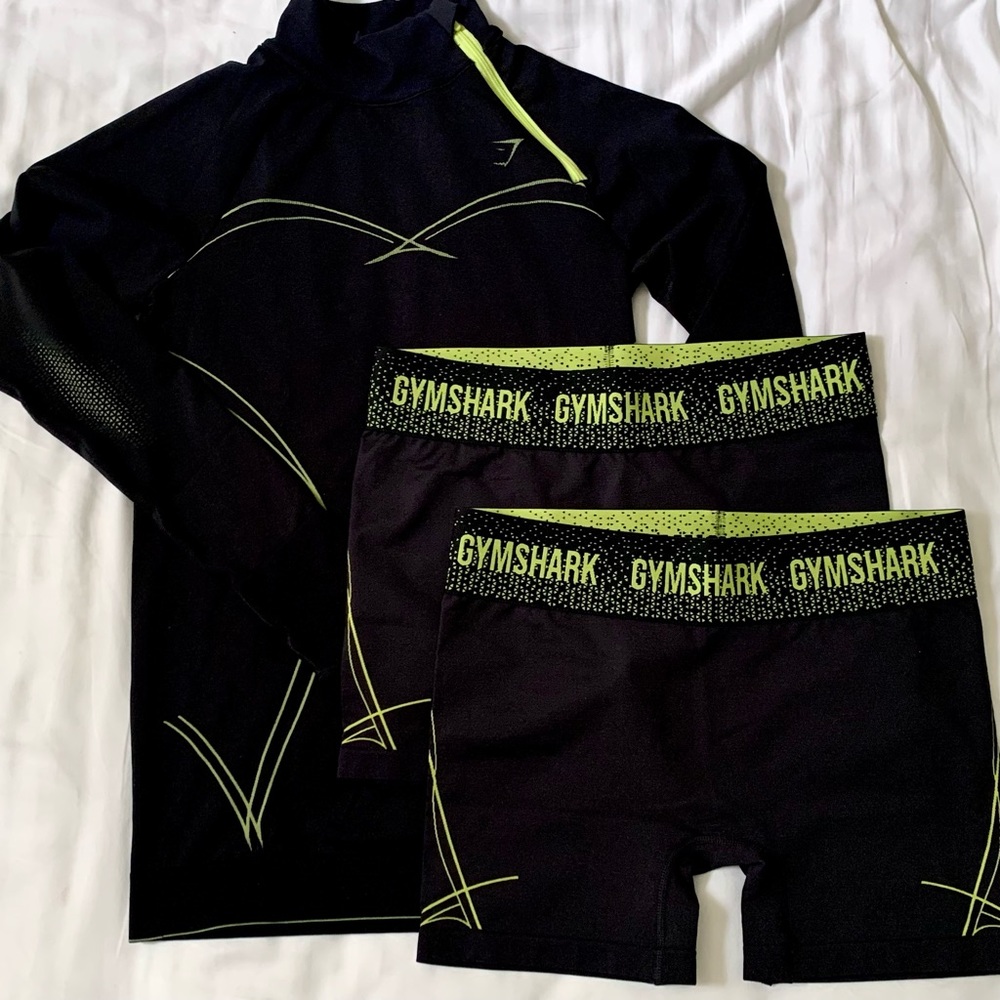 Gymshark XS Apex Seamless 1/4 Zip and 2 Medium Short Set